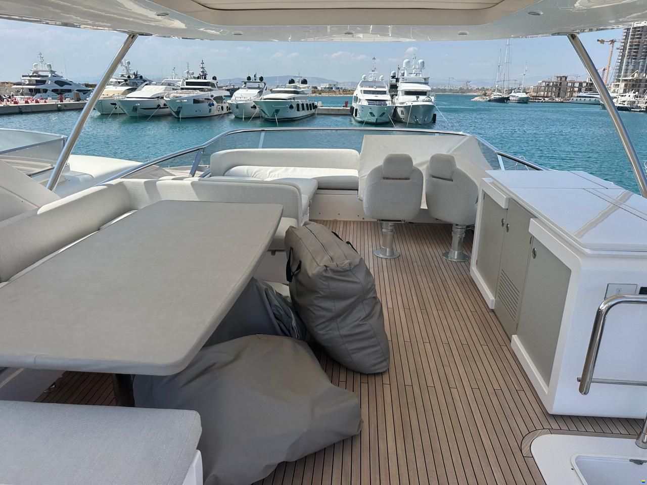 Azimut Flybridge 72