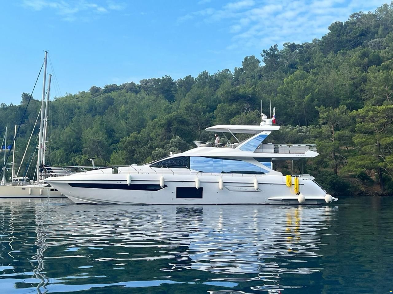 Azimut Flybridge 72