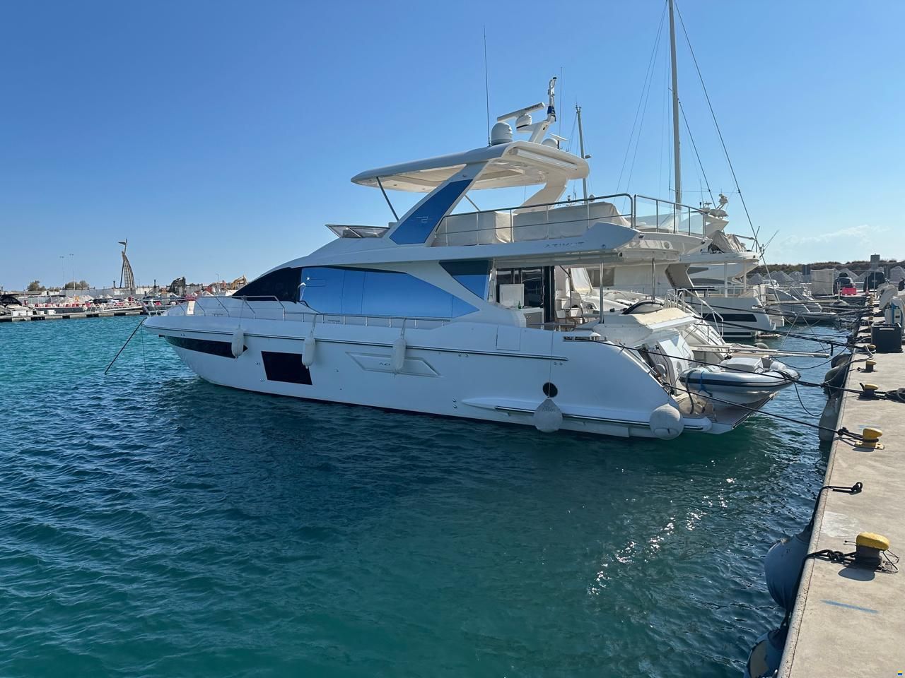 Azimut Flybridge 72