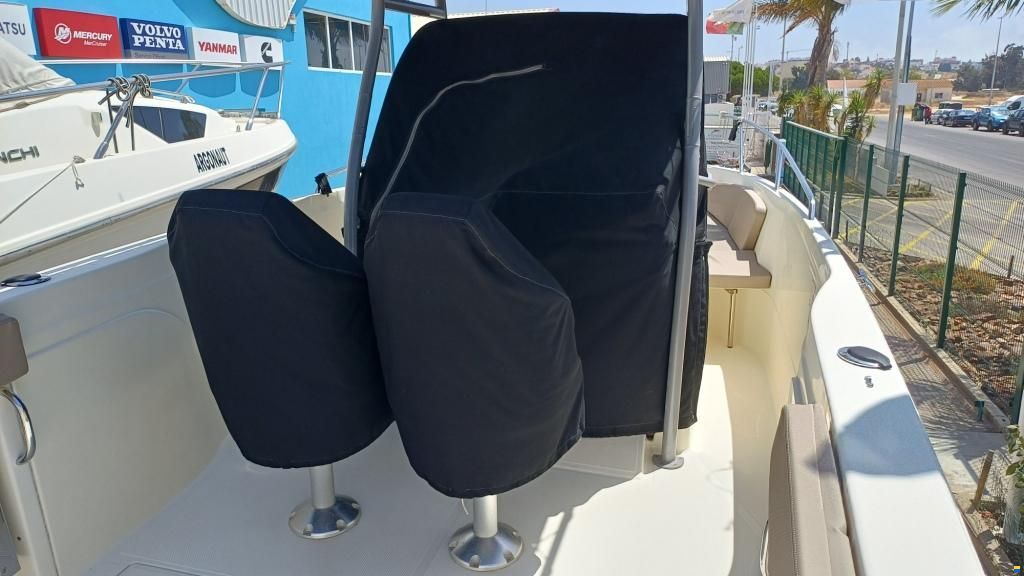 Quicksilver Activ 805 Pro Fish