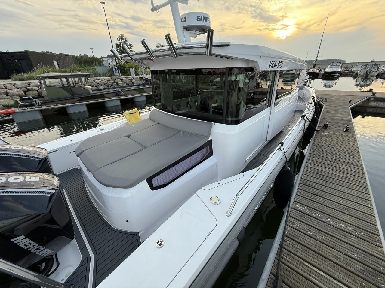 Axopar 37 XC Cross Cabin