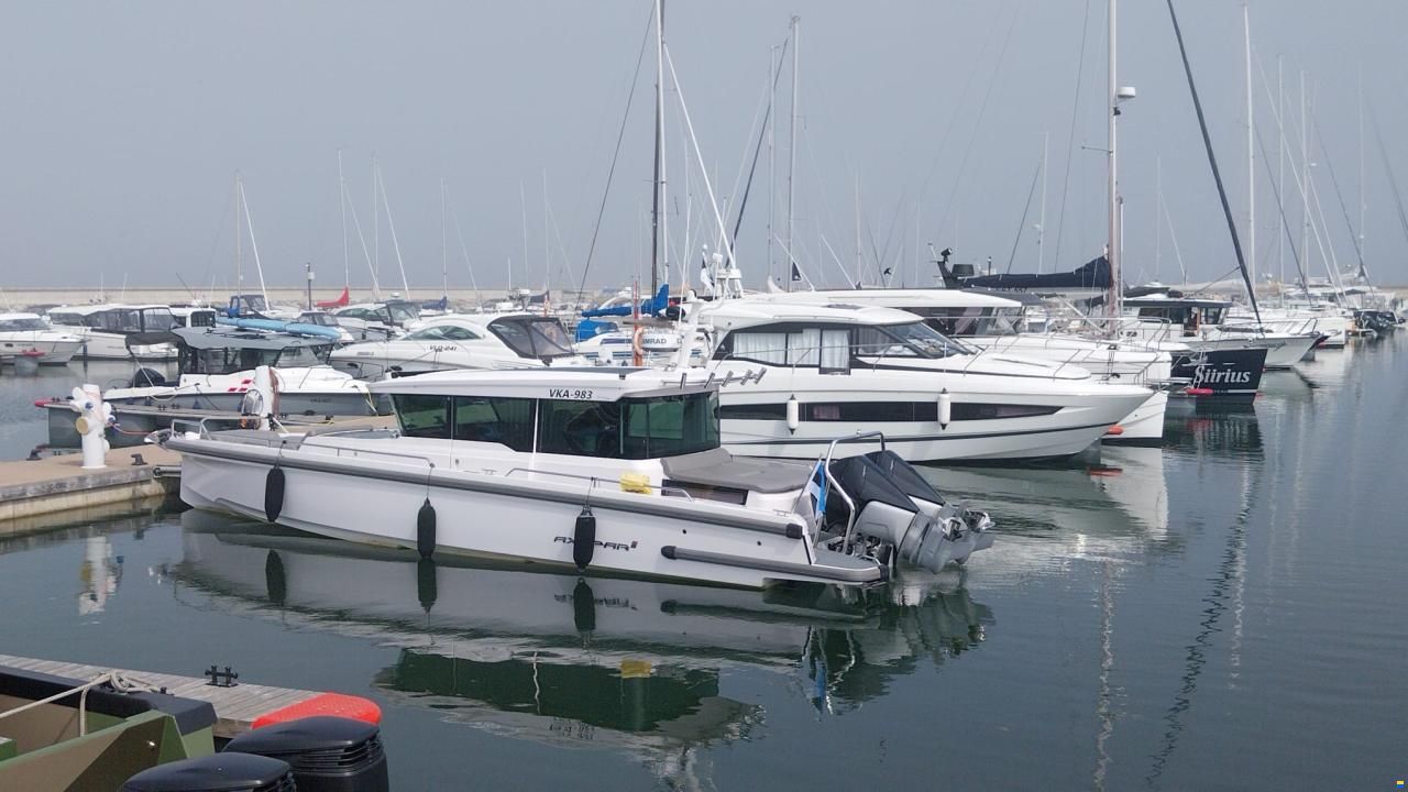 Axopar 37 XC Cross Cabin