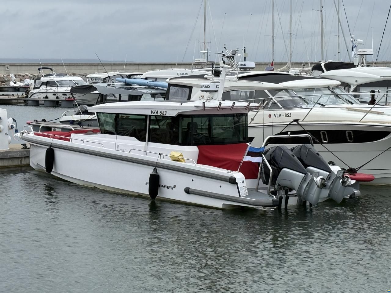 Axopar 37 XC Cross Cabin