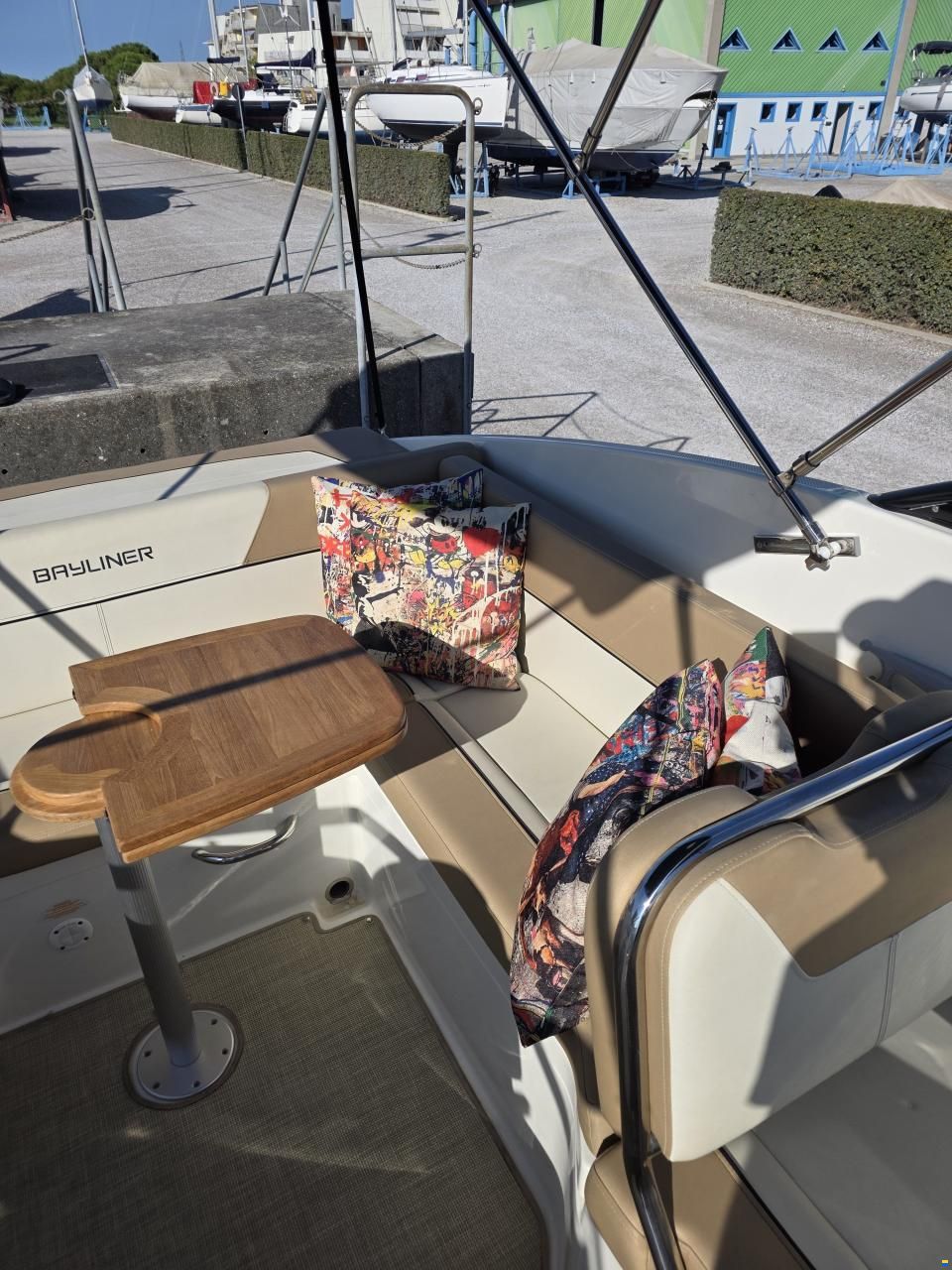 Bayliner 742CU