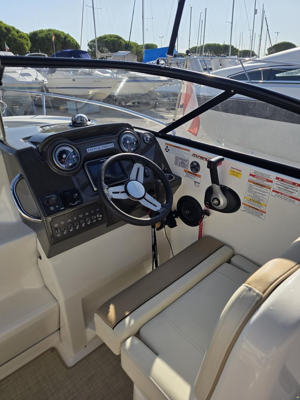 Bayliner 742CU
