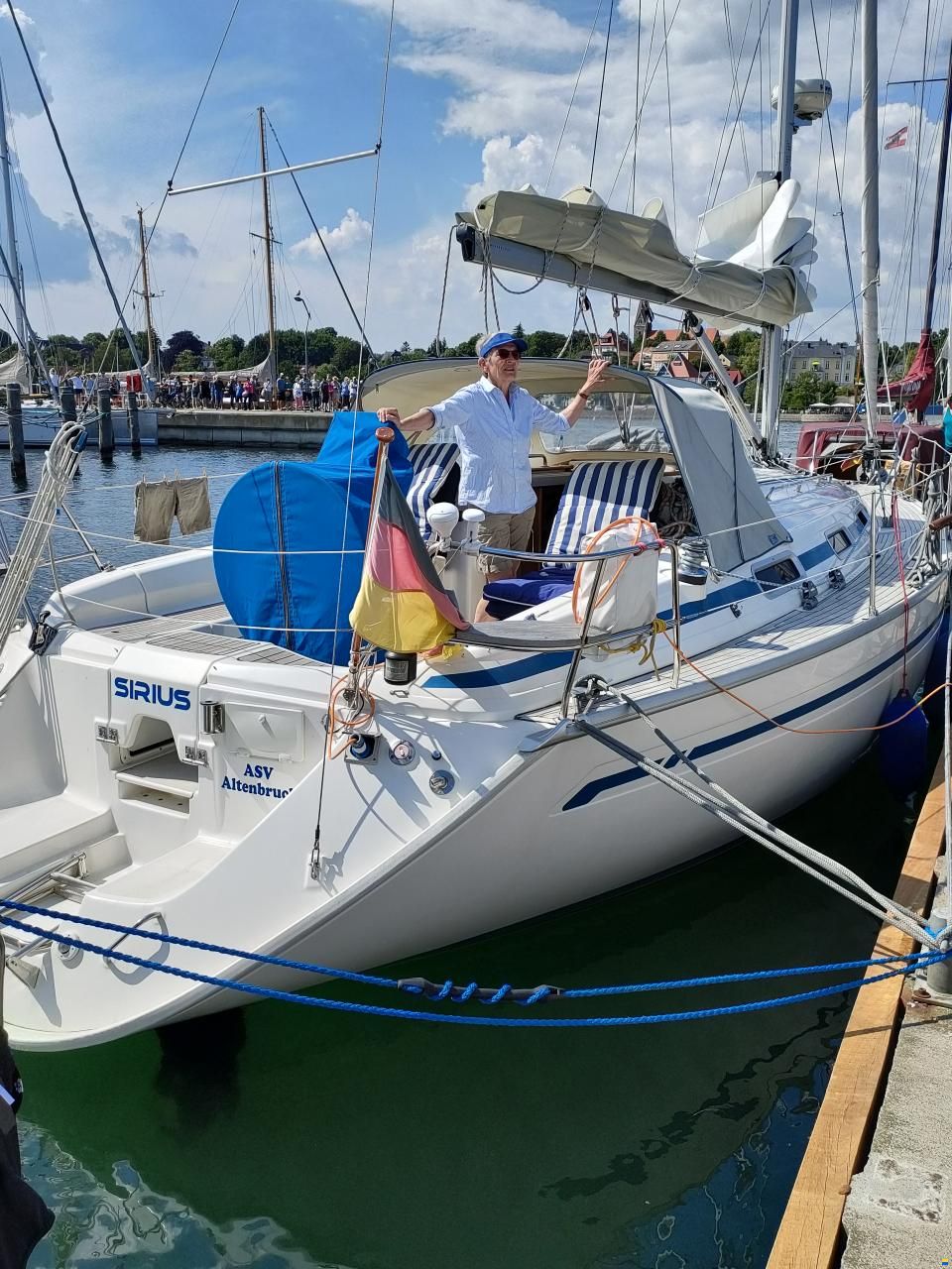 Bavaria 37