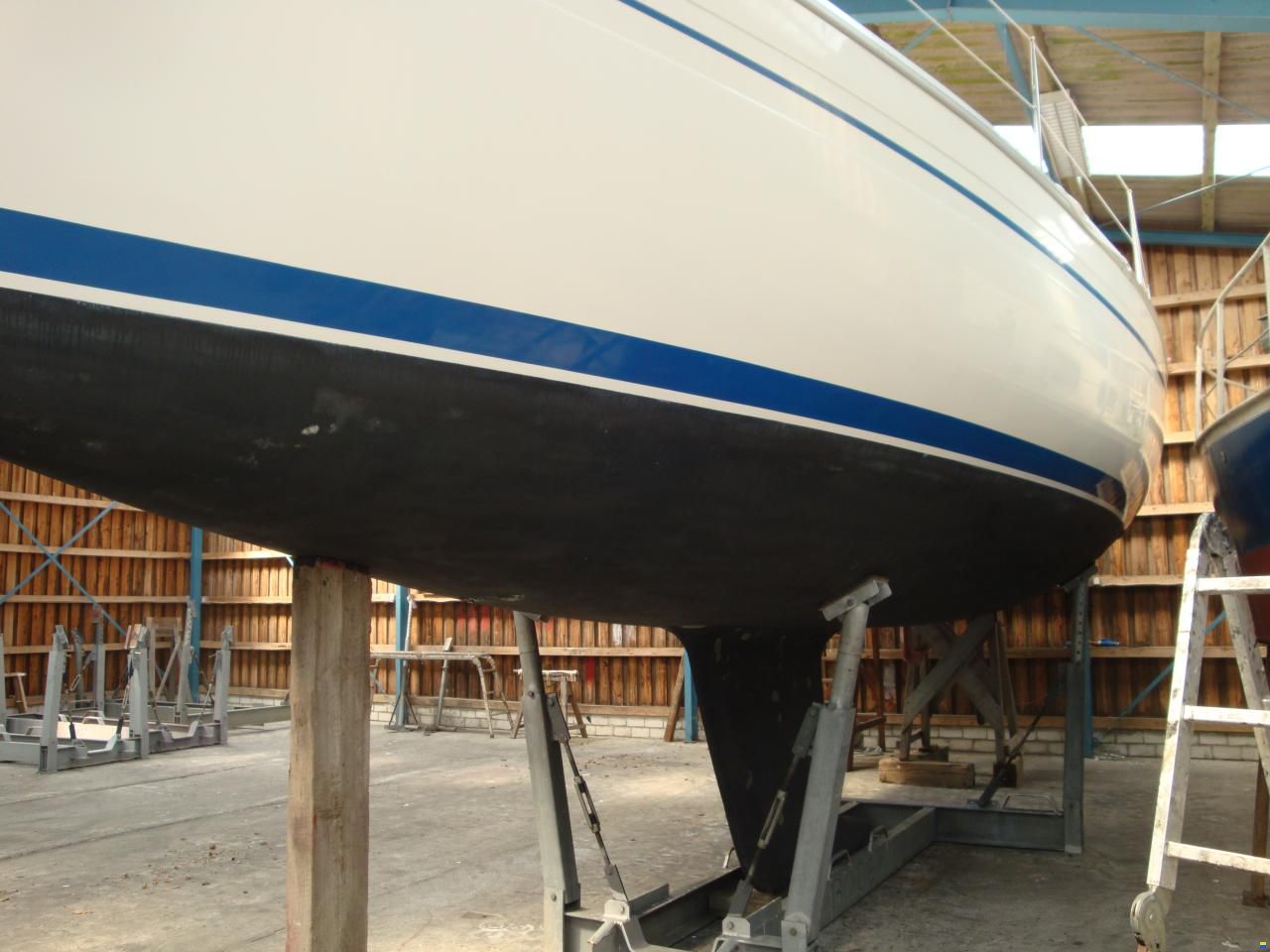 Bavaria 37