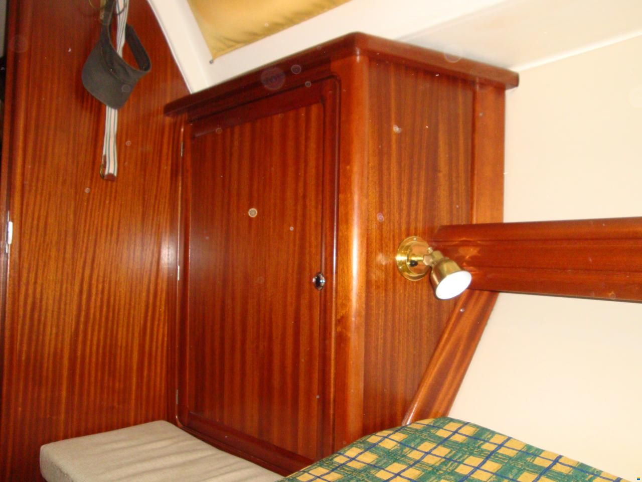 Bavaria 37