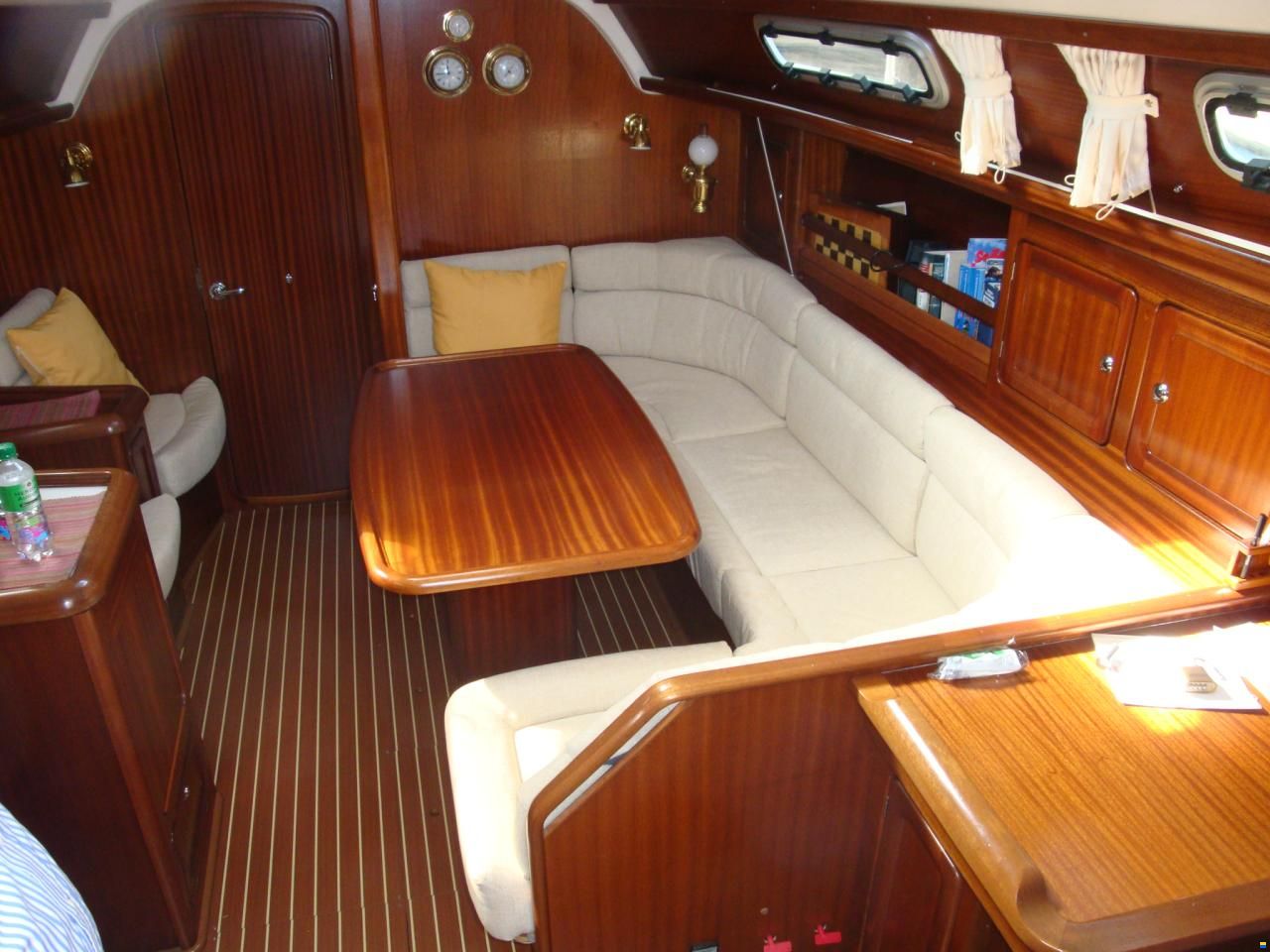 Bavaria 37