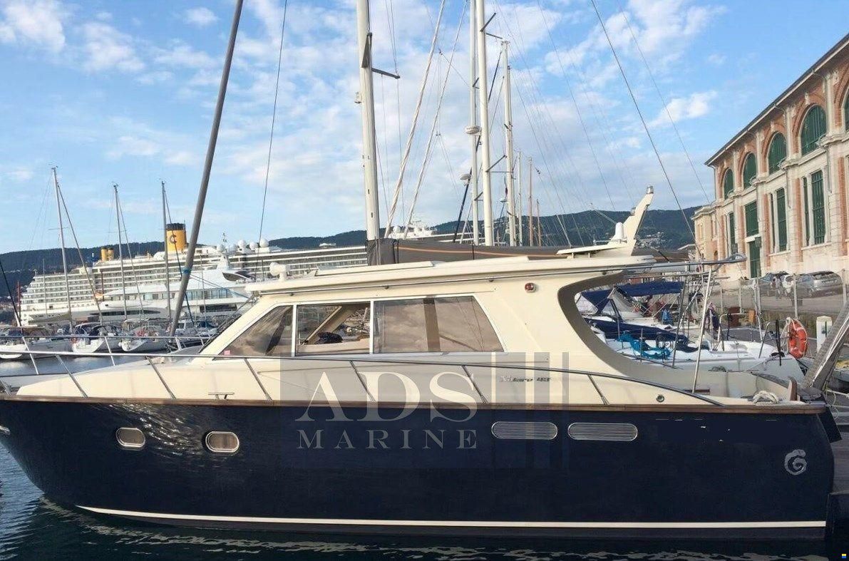 Solare 43 Lobster