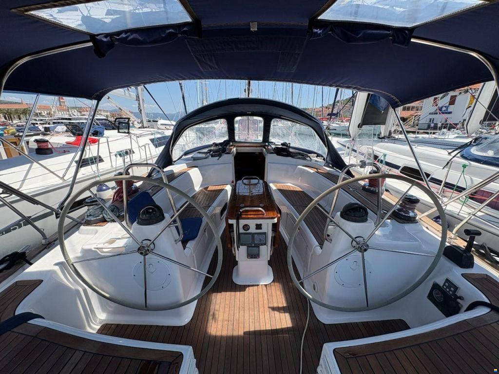 Bavaria 49 cruiser