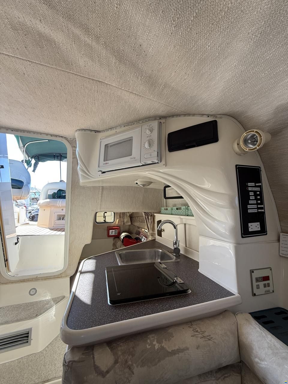 Rinker Fiesta Fee 266