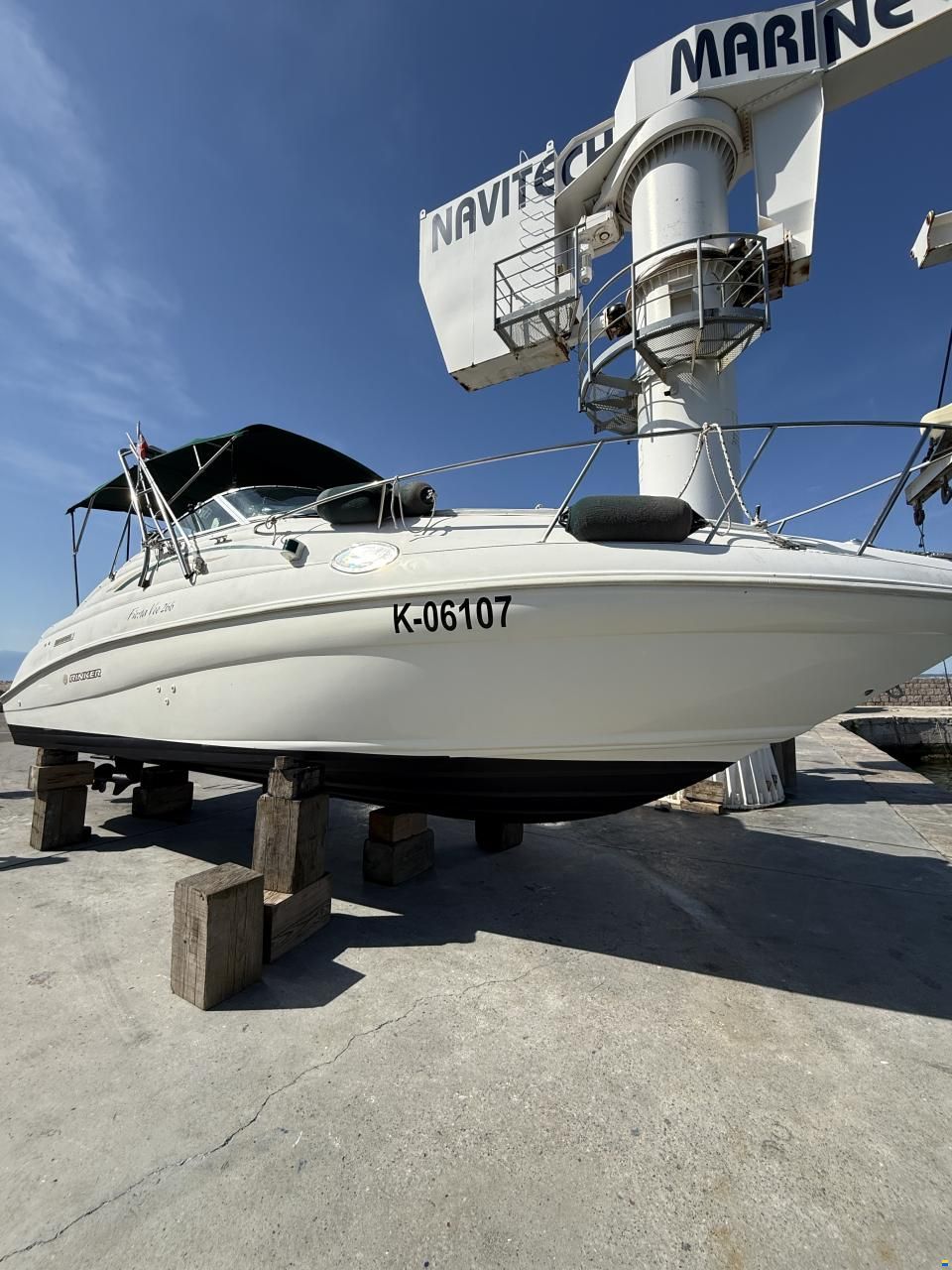 Rinker Fiesta Fee 266