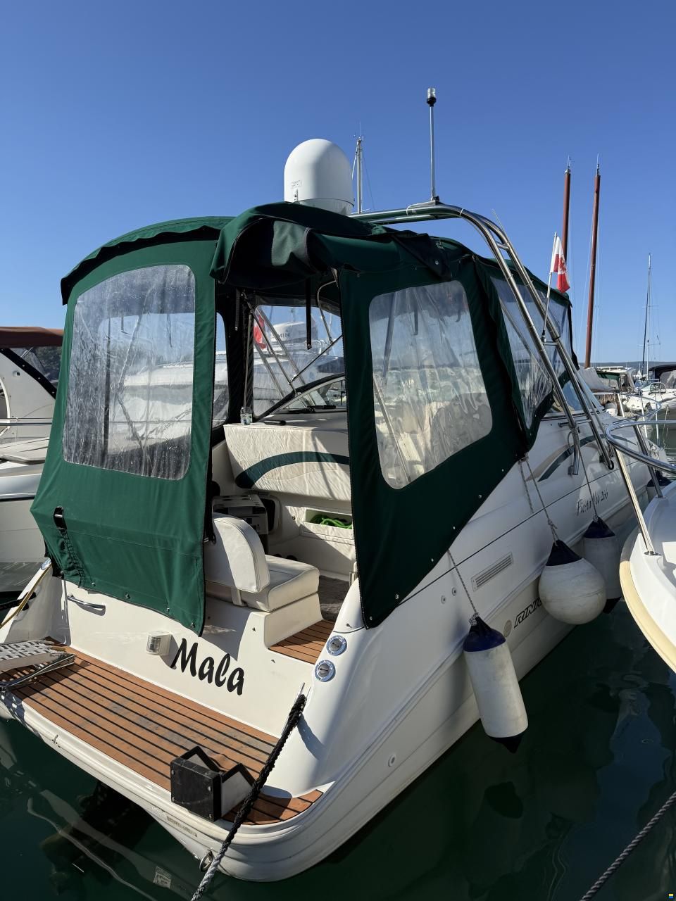 Rinker Fiesta Fee 266