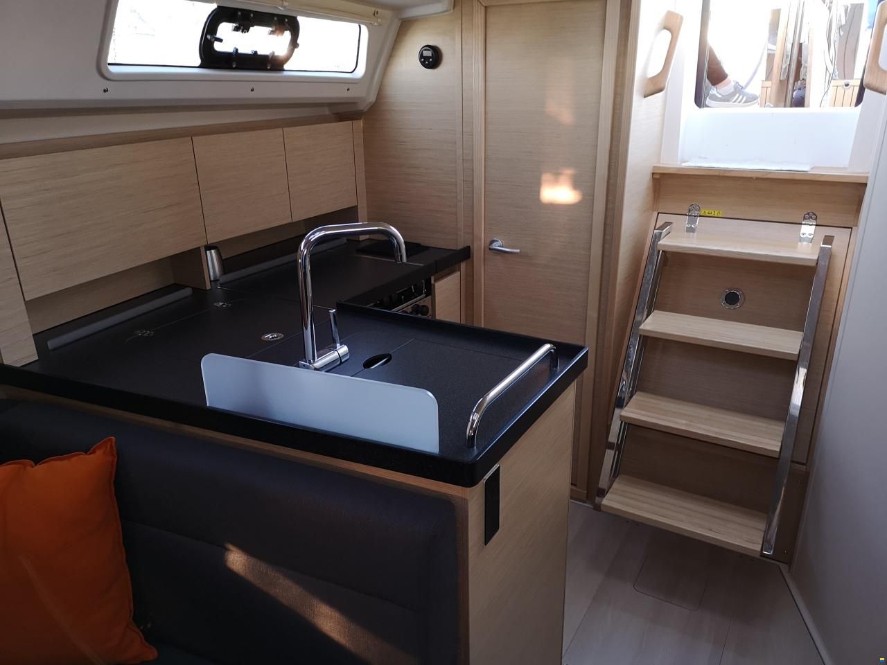 Hanse 348