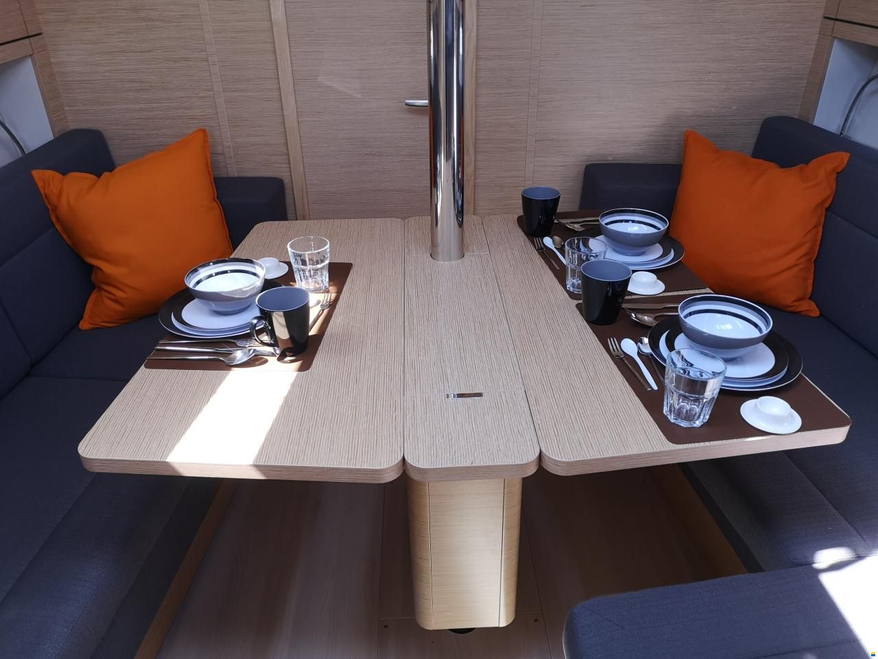 Hanse 348