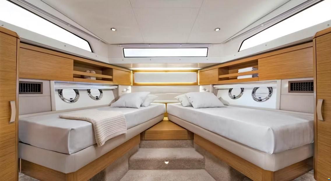 Greenline 48 Coupe