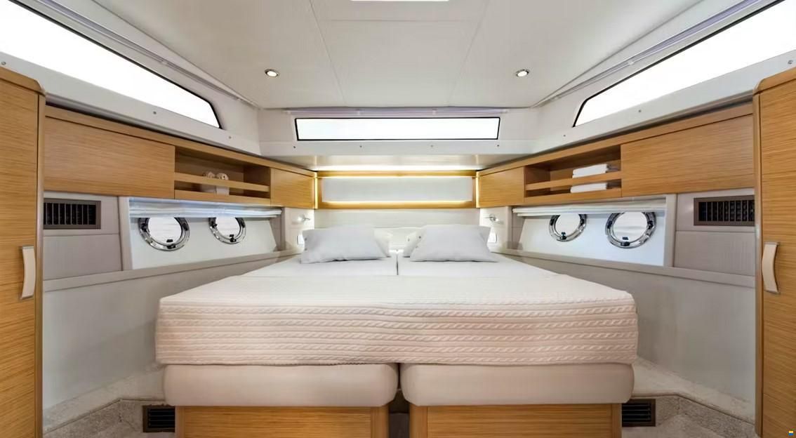Greenline 48 Coupe