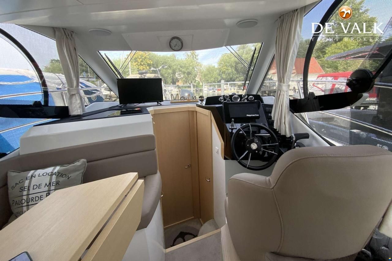 Galeon 300 Fly