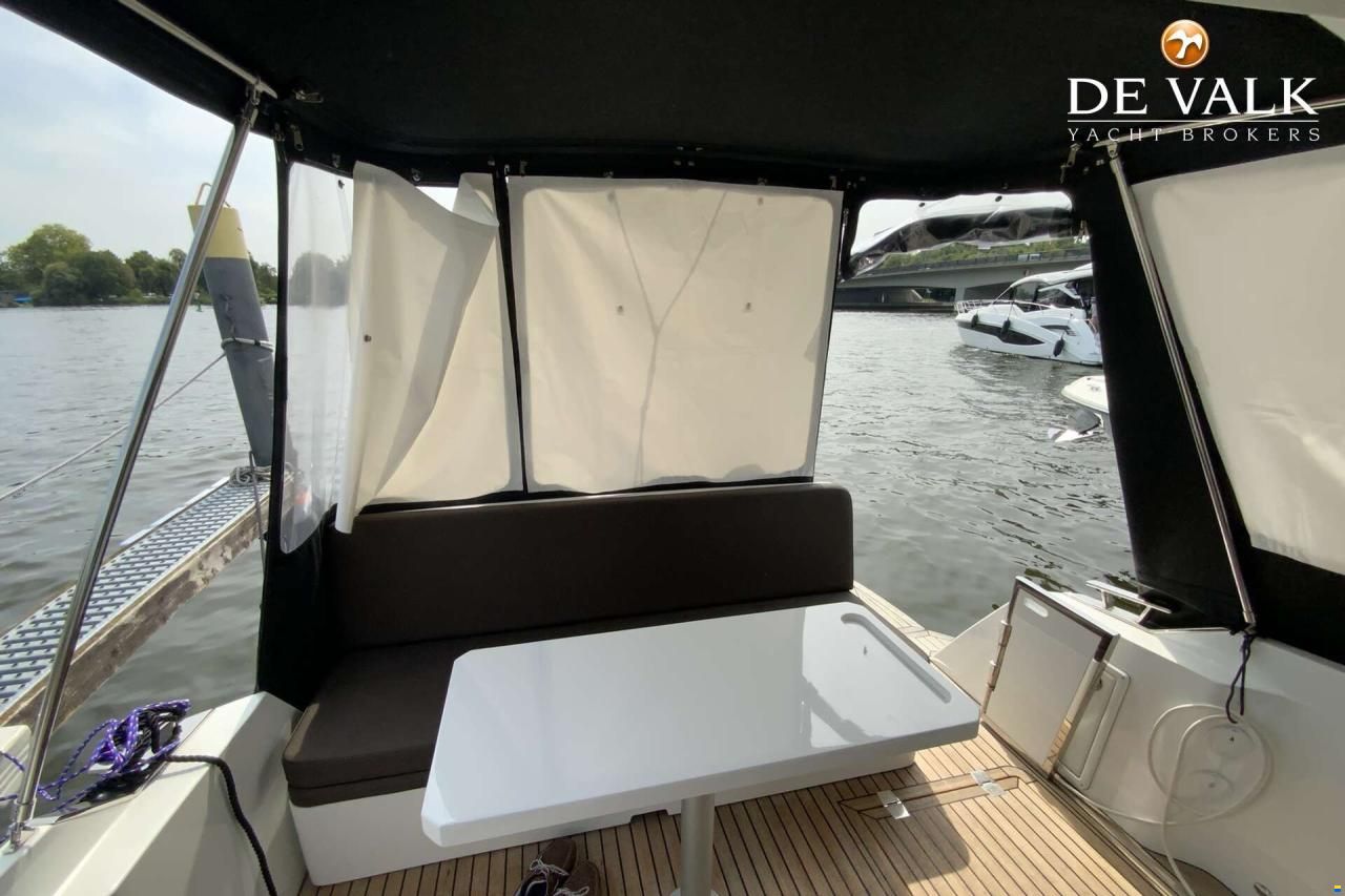 Galeon 300 Fly