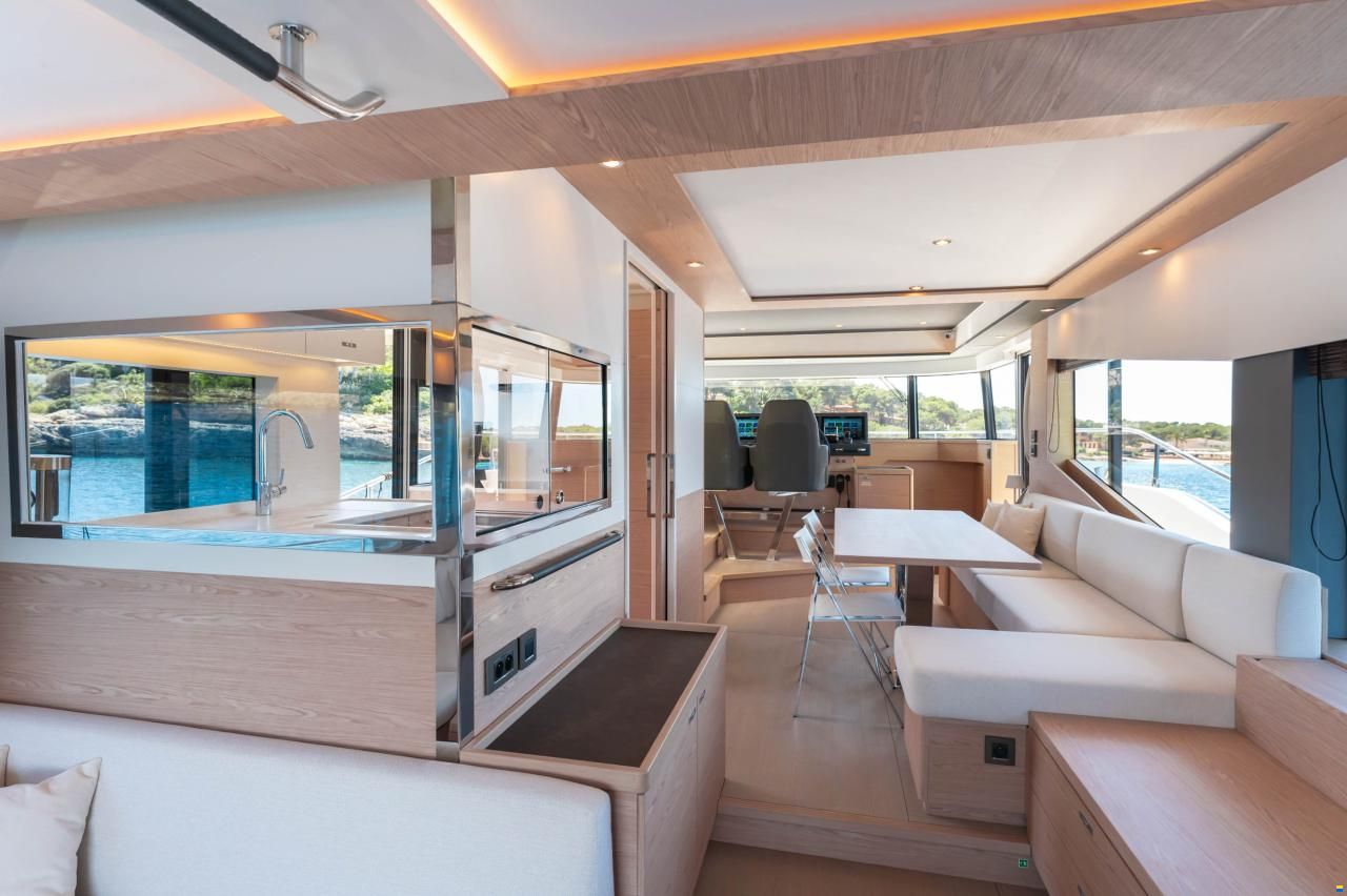 Beneteau Grand Trawler 62