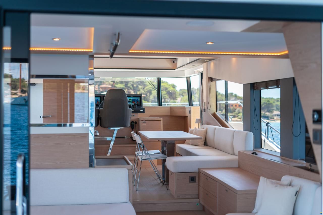 Beneteau Grand Trawler 62