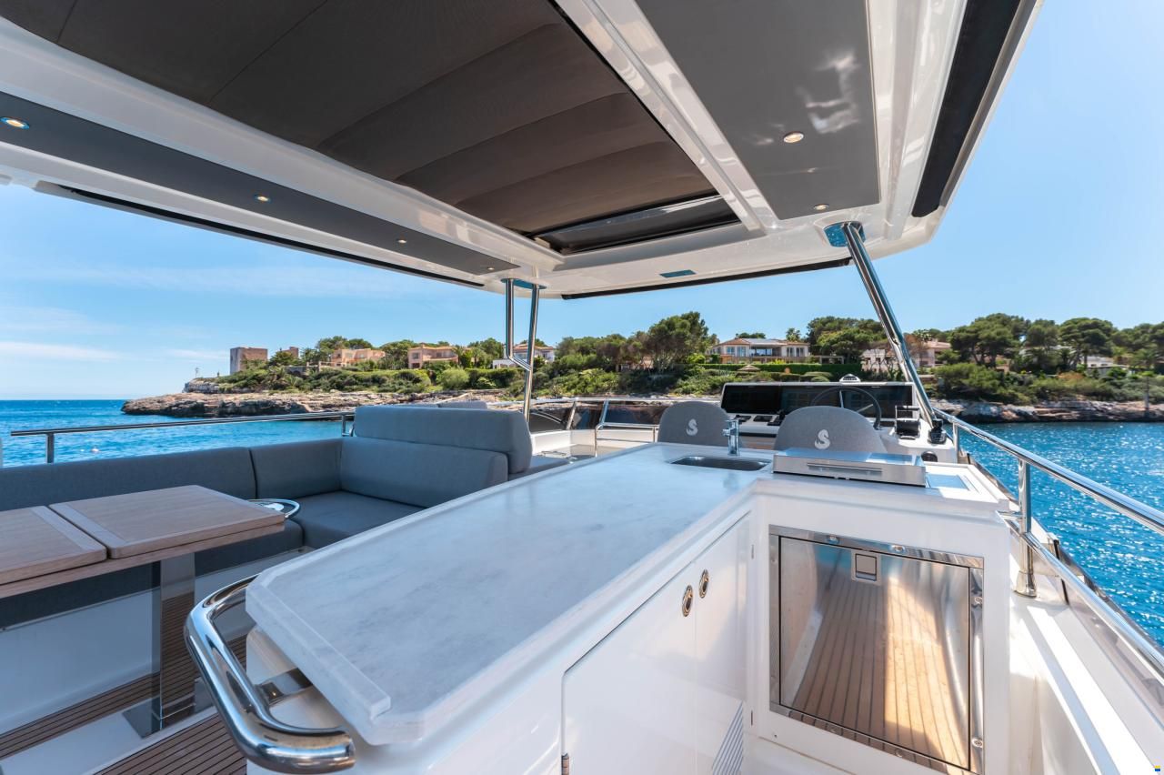 Beneteau Grand Trawler 62