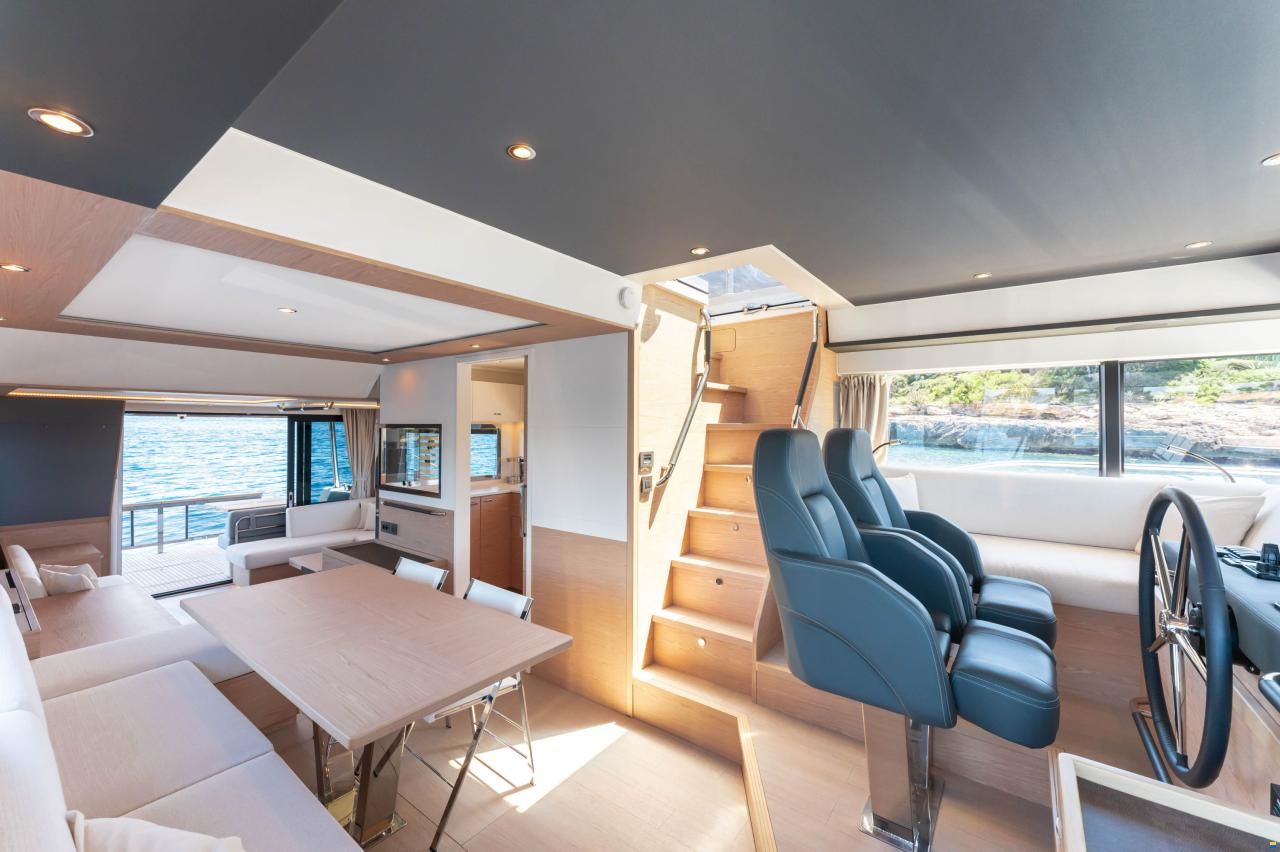 Beneteau Grand Trawler 62