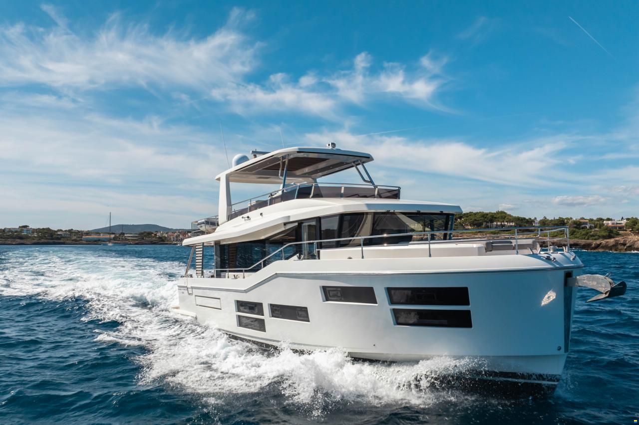 Beneteau Grand Trawler 62