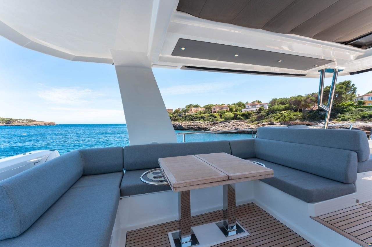 Beneteau Grand Trawler 62