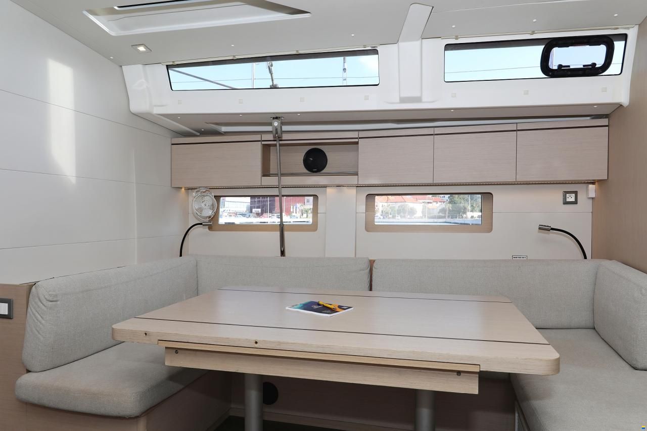 Beneteau Oceanis 51.1