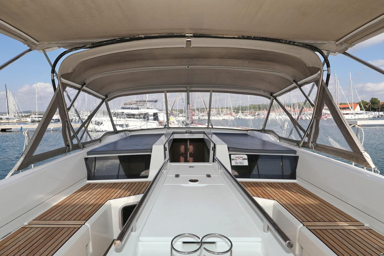 Beneteau Oceanis 51.1