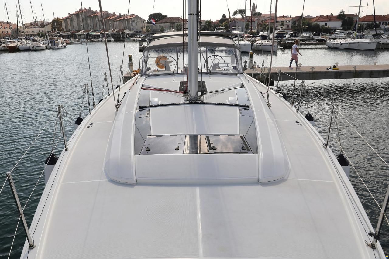 Beneteau Oceanis 51.1