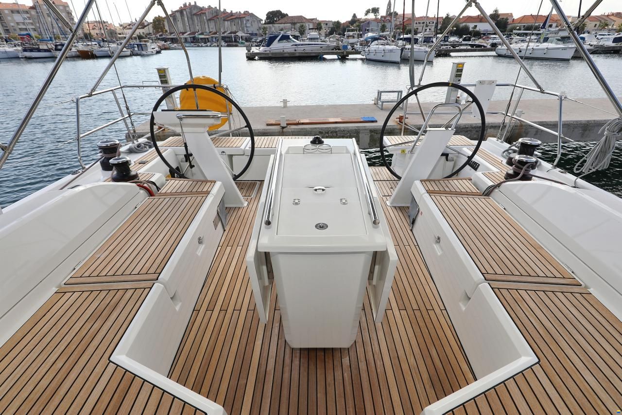 Beneteau Oceanis 51.1