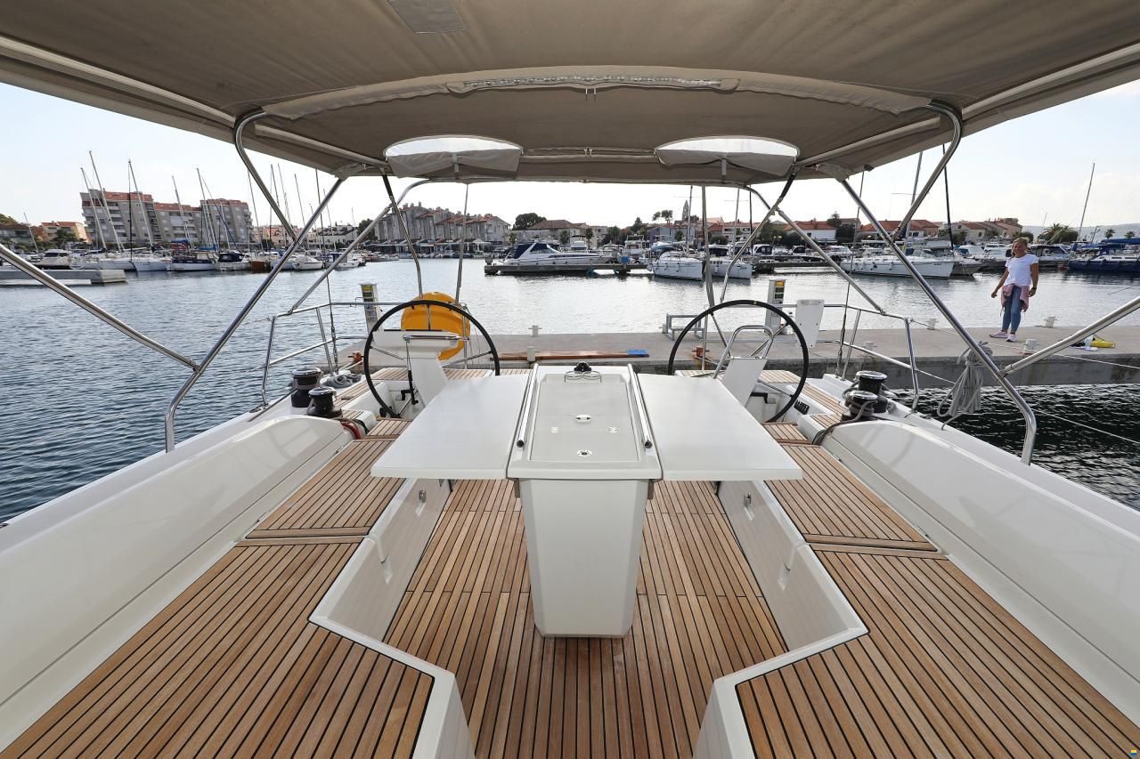 Beneteau Oceanis 51.1