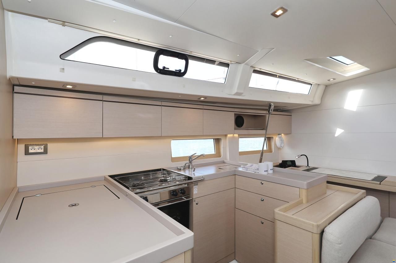 Beneteau Oceanis 51.1