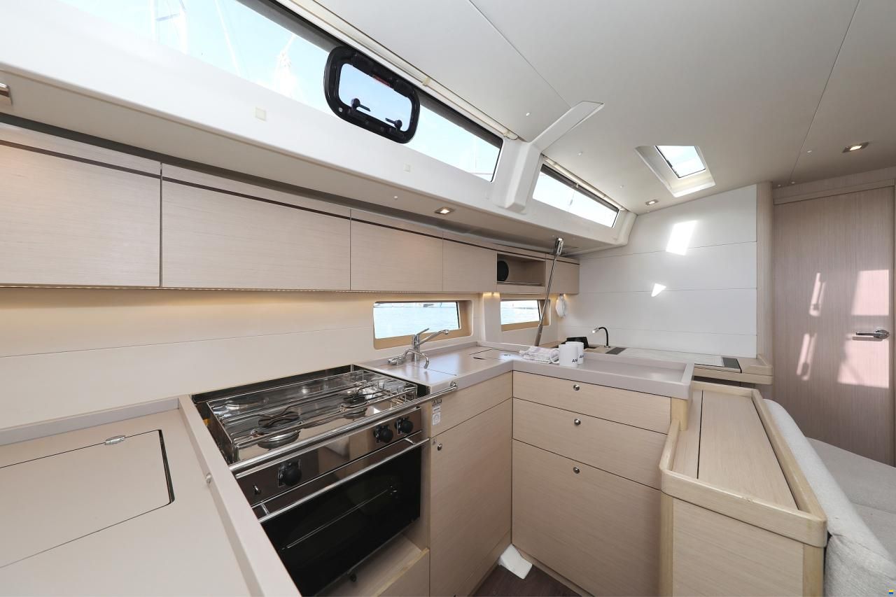 Beneteau Oceanis 51.1