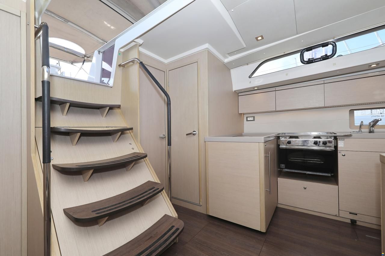 Beneteau Oceanis 51.1