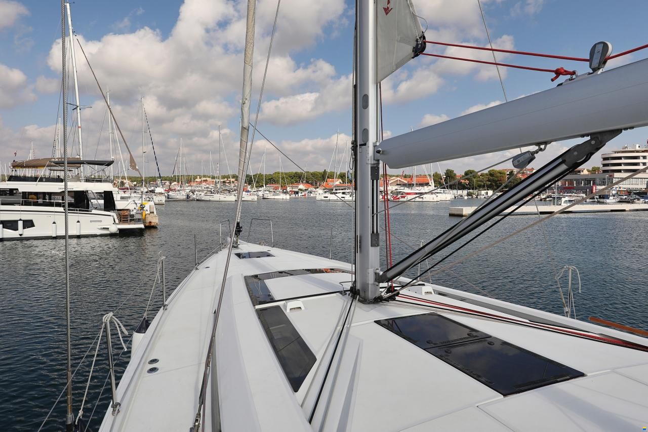 Beneteau Oceanis 51.1