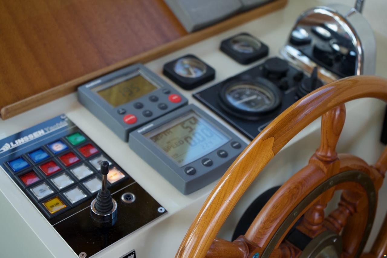 Linssen Dutch Sturdy 260 OC