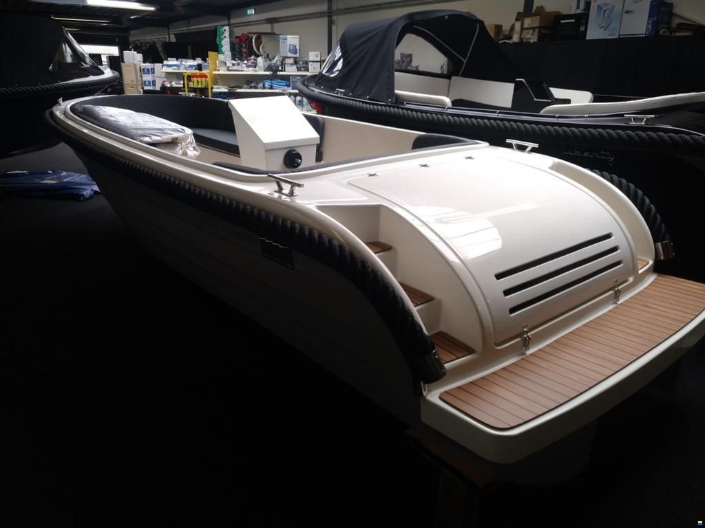 Gentle Sloepen Tender 555