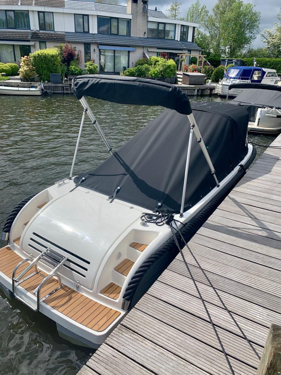 Gentle Sloepen Tender 555