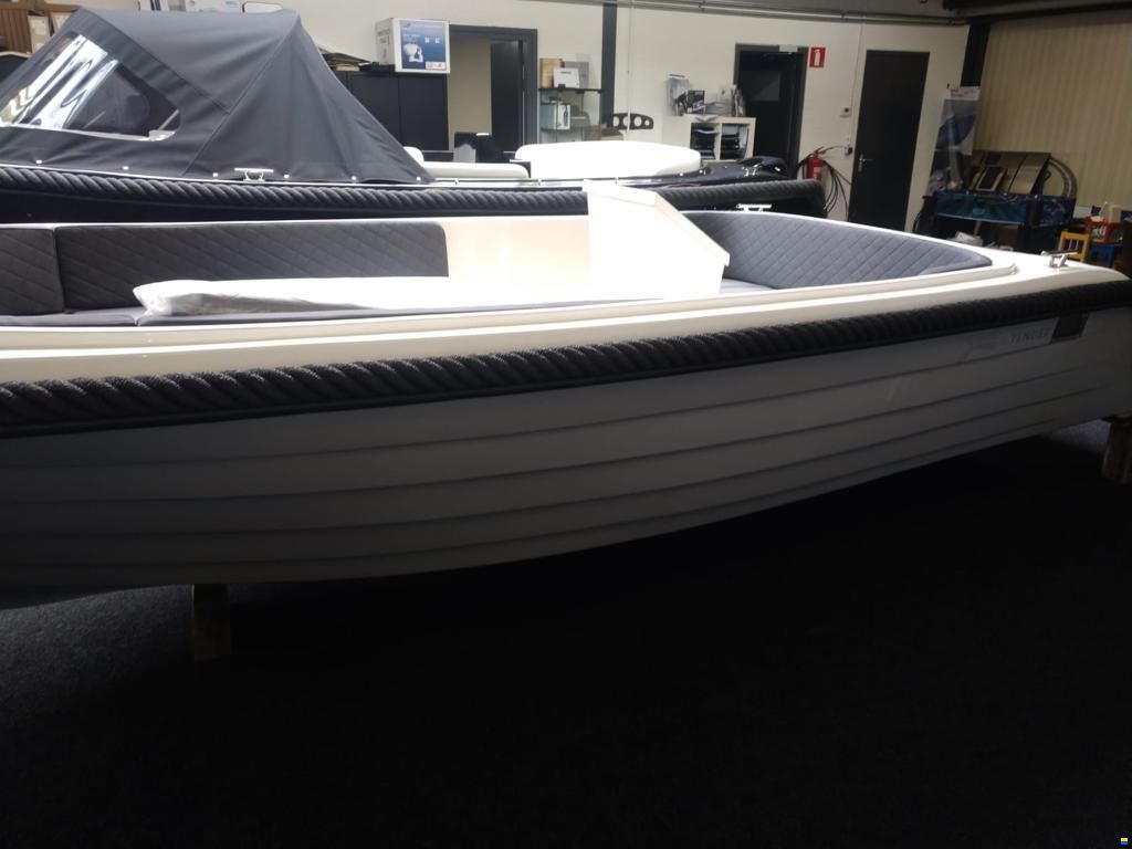 Gentle Sloepen Tender 555