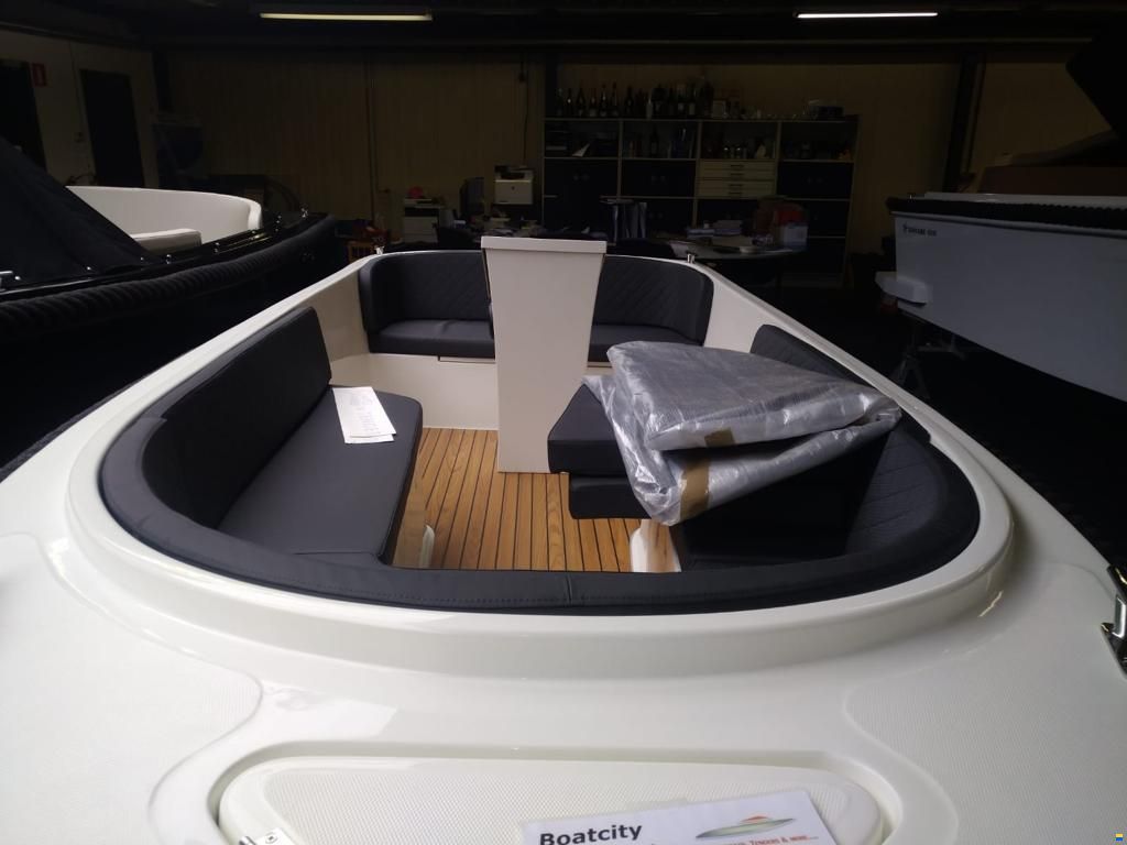 Gentle Sloepen Tender 555