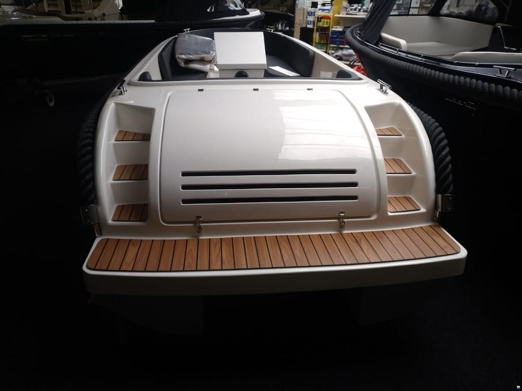 Gentle Sloepen Tender 555