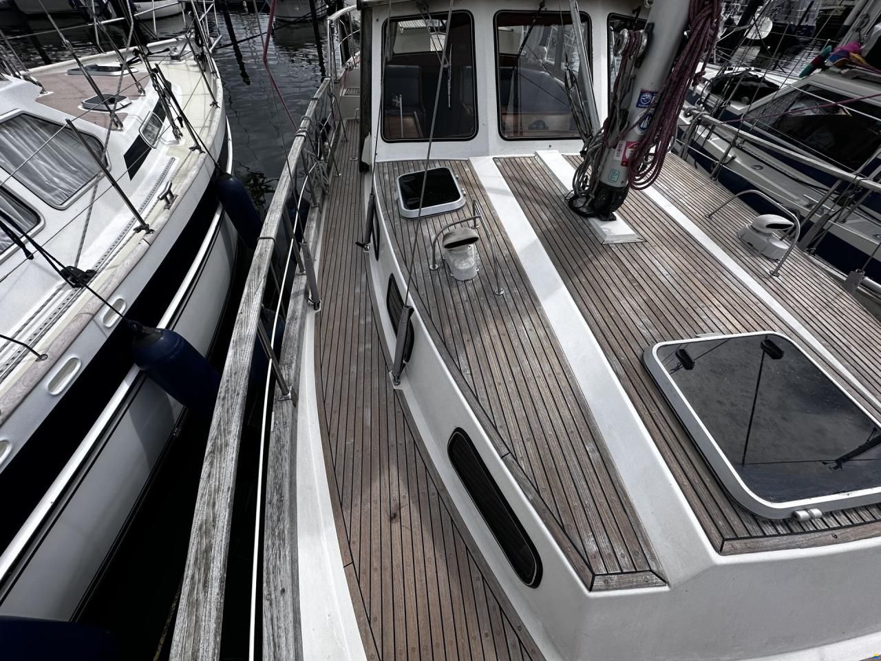 Nauticat 33