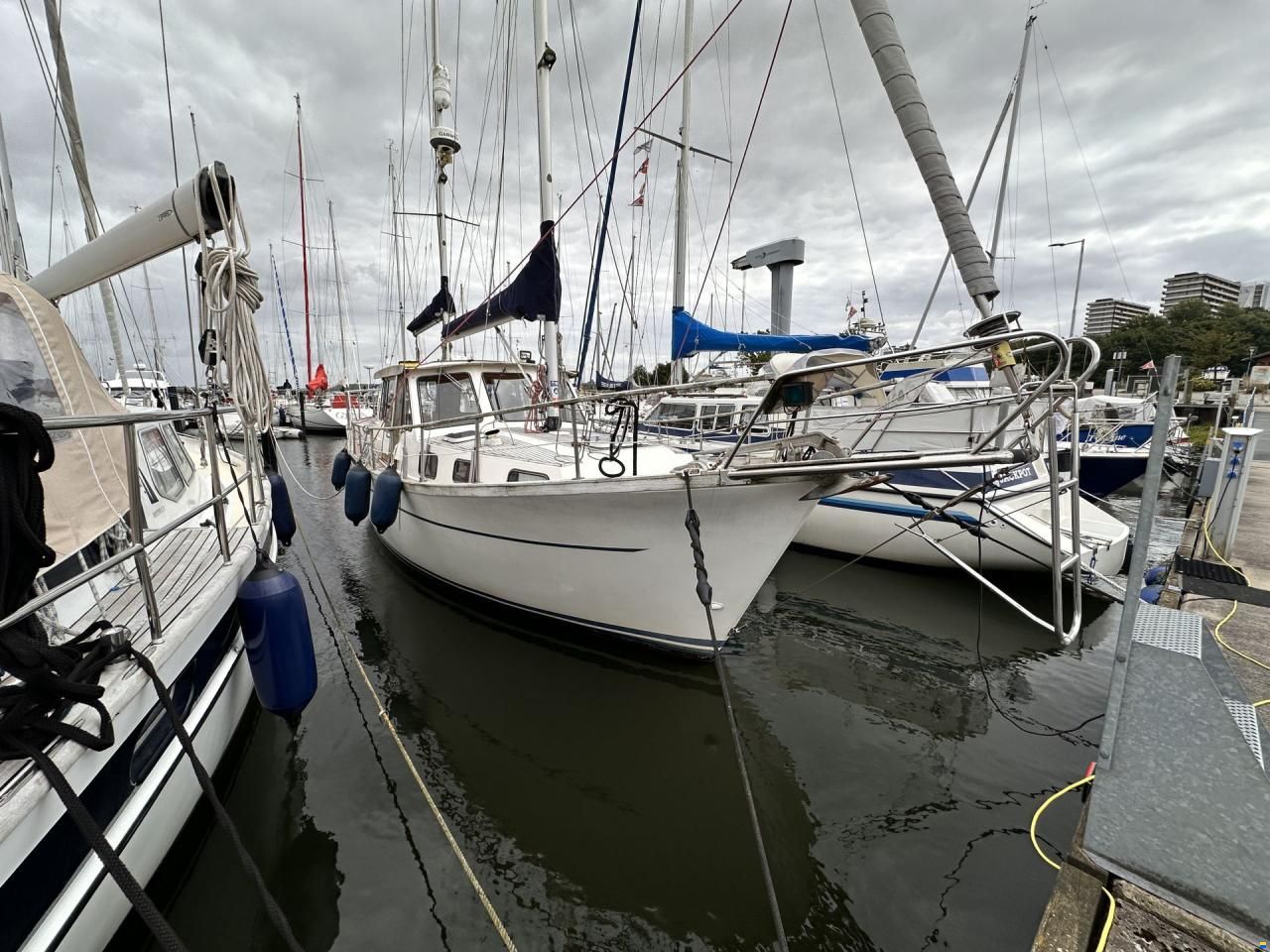 Nauticat 33