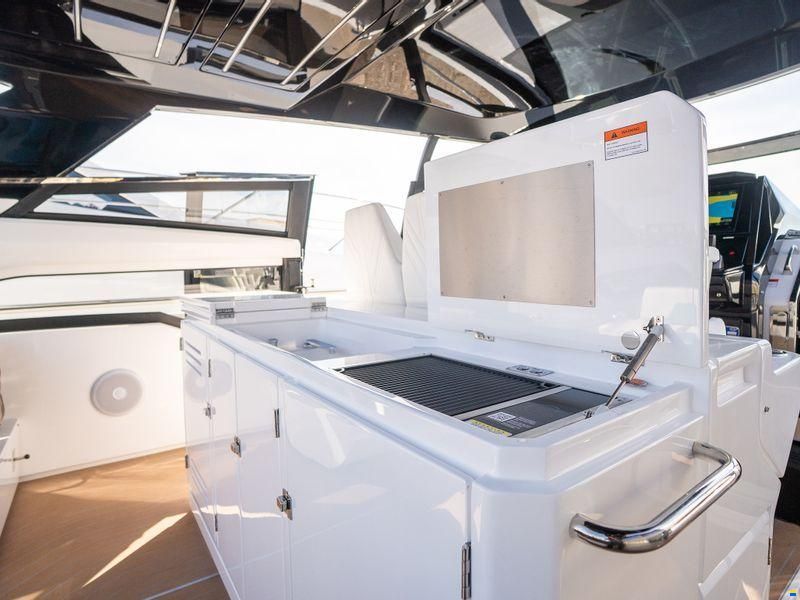 Sunseeker Superhawk 55