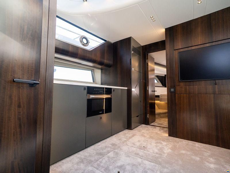 Sunseeker Superhawk 55