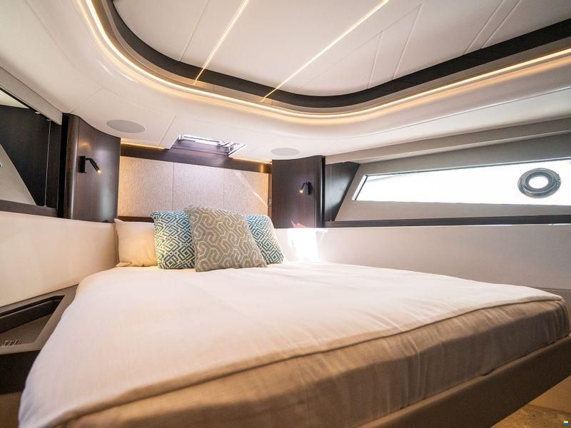 Sunseeker Superhawk 55